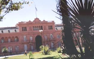 Casa Rosada (Pink House) - президентский дворец (back side).