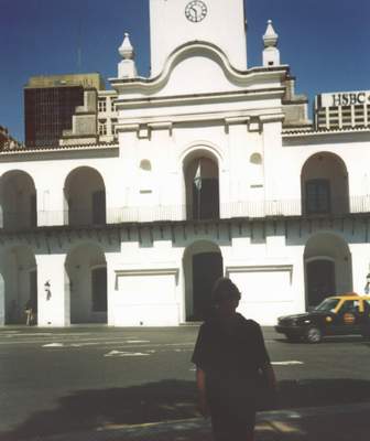 Аргентина. Буэнос-Айрес. Plaza de Mayo. Жара. Зима.