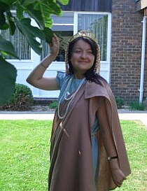Дочь Элеоноры в костюме римлянки