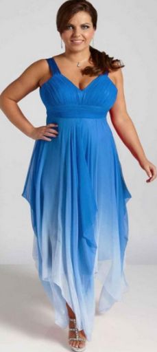 красивое вечернее шифоновое летнее платье голубого цвета - двухслойное с асимметричным подолом