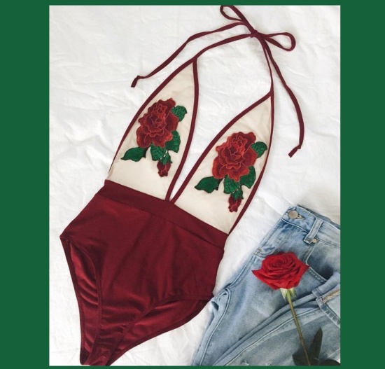купальник с вышивкой красные розы