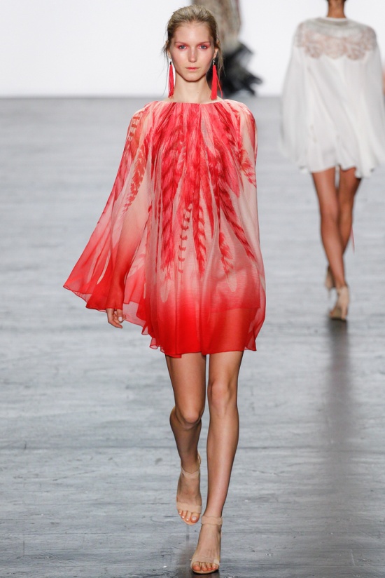  легкое красное прозрачное летнее платье пелерина