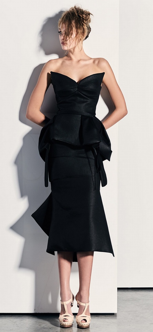 черное корсетное нарядное платье миди с баской