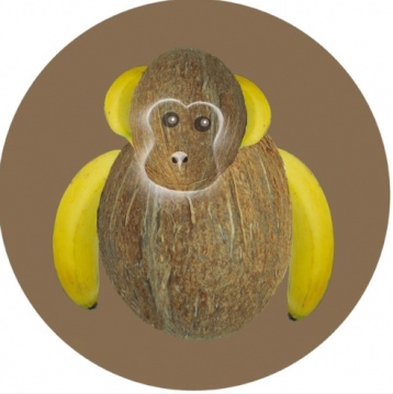 Фигурка обезьяны из фруктов