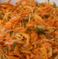 Морковный маринад с консервированной сайрой в собственном соку