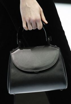сумка-флап от Giorgio Armani