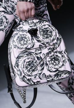 Сумка-рюкзак с цветочным принтом