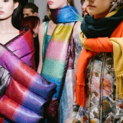 Какие шарфы, палантины, платки модные в 2019 году - тренды и фото