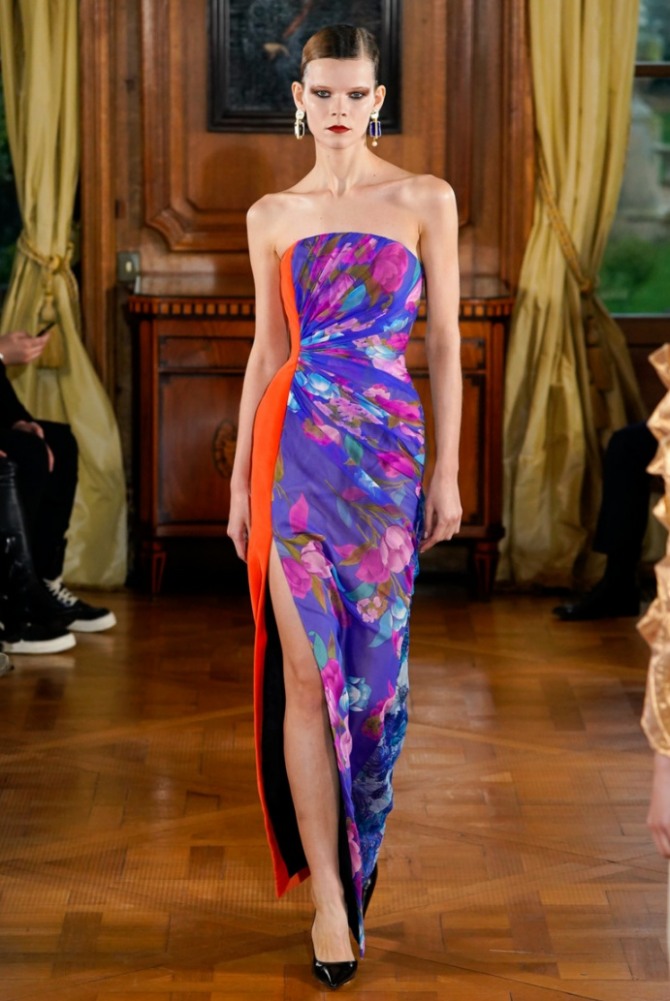 роскошное корсетное платье в пол с ярким цветами