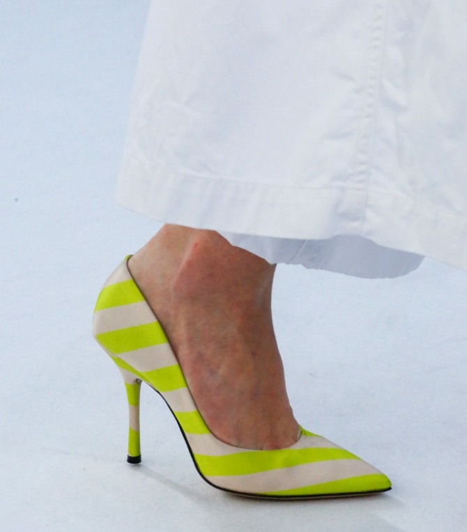 двухцветные туфли весна 2019 с модных показов