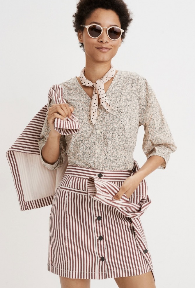 деловая блузка к летнему деловому костюму с полосатым принтом