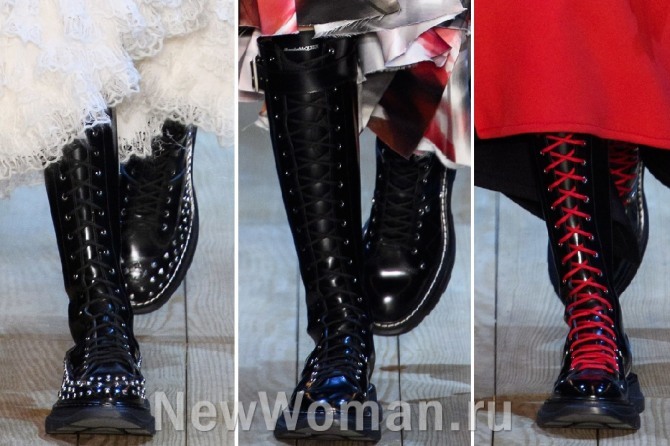модные женские зимние черные сапоги 2020 года на плоской широкой подошве - шнуровка черная и красная, металлические заклепки