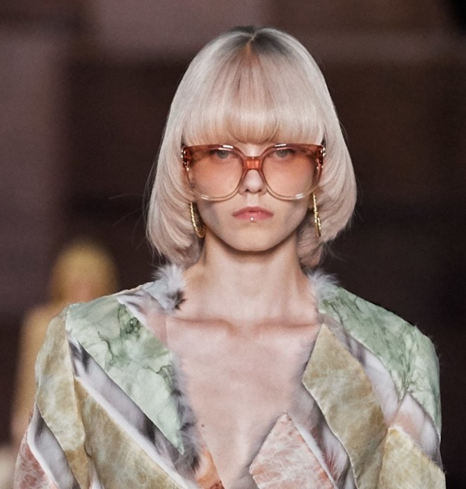 стрижка паж для средних женских волос для блондинки - тренд осень-зима 2019-2020