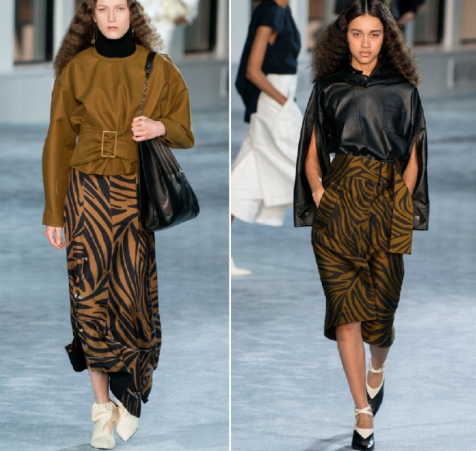 стильные осенние юбки 2020 года с принтом "зебра" в сочетании с кожаной курткой-анораком