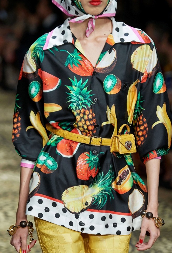 курортная блуза с ананасами от Dolce & Gabbana