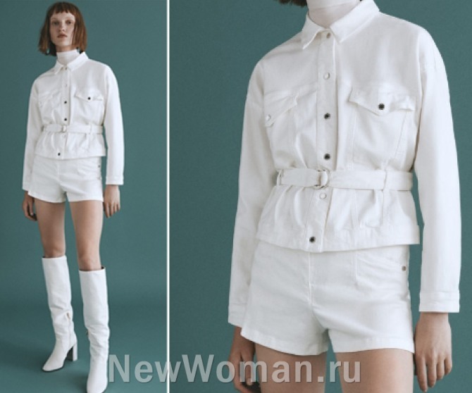 модный белый костюм с шортами в стиле сафари сезона весна-лето 2020 для стройных девушек в комплекте с белыми сапогами и белой водолазкой - фото с дизайнерских показов