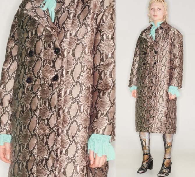 двубортное женское пальто очень свободного прямого покроя с принтом питона от бренда MSGM