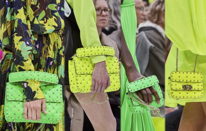 весной и летом 2020 года в тренде яркие сумки неоновых цветов, на фото - модели дамских сумок от Valentino