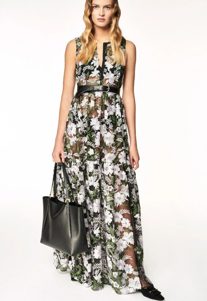 летний уличный модный лук 2020 от бренда ZAC Zac Posen - красивое с цветочным рисунком платье с черным кожаным ремнем и сумкой-шоппер из кожи черного цвета
