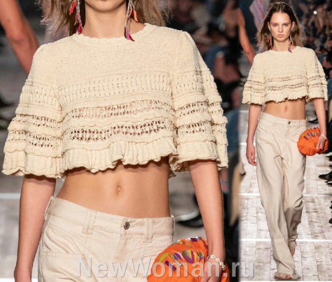 летние образы и тренды 2020 года от модного дома Isabel Marant - укороченная вязаная блузка в комплекте с джинсами