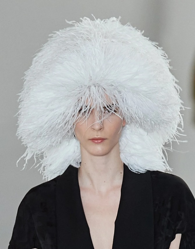 модный тренд сезона зима 2020-2021 - Женская зимняя шапка-малахай из искусственного меха - с хвостом