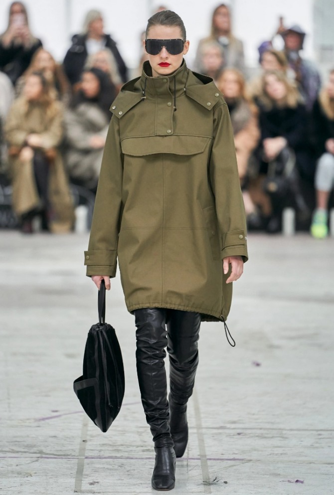 с какими сапогами носить осеннюю парку анорак в 2021 году - уличная демисезонная модная одежда от бренда By Malene Birger