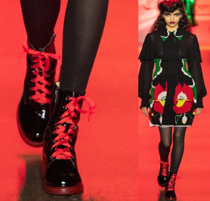 в 2021 году в моде черные лаковые ботинки с красной шнуровкой и подошвой бордового цвета - модель с модного показа Anna Sui