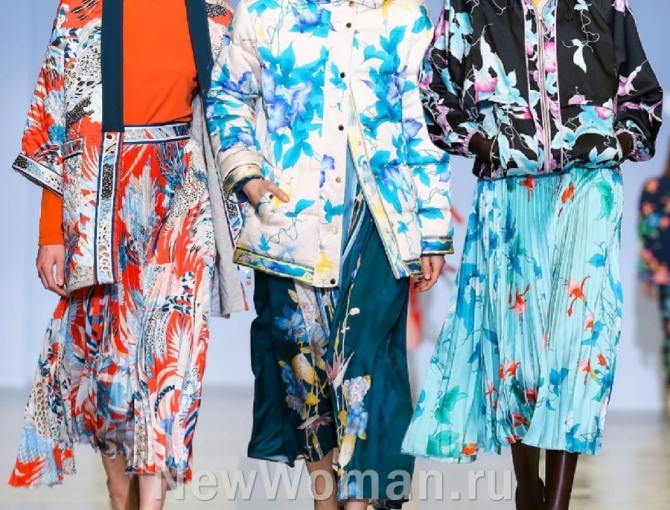 яркие весенние юбки 2021 года - фото от дизайнеров модных домов