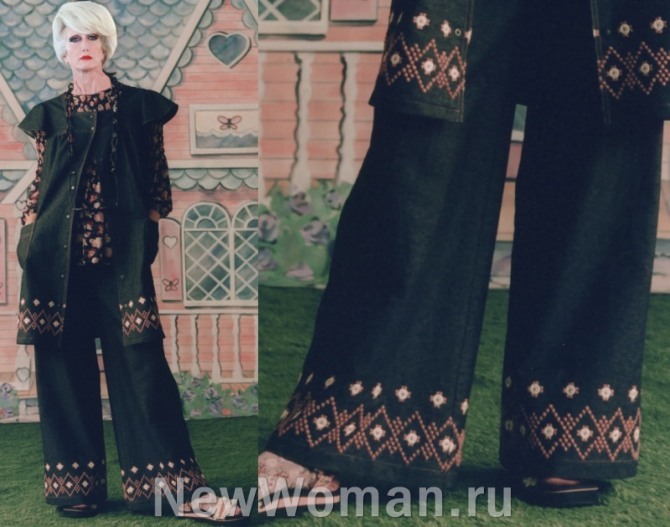 мода для пожилых женщин весна 2021 года - черный брючный костюм с этно-орнаментом