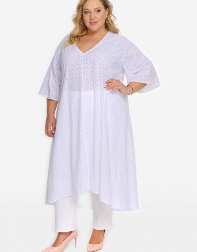 белая туника-платье поверх белых брюк - летняя модель для полных женщин из ткани шитье