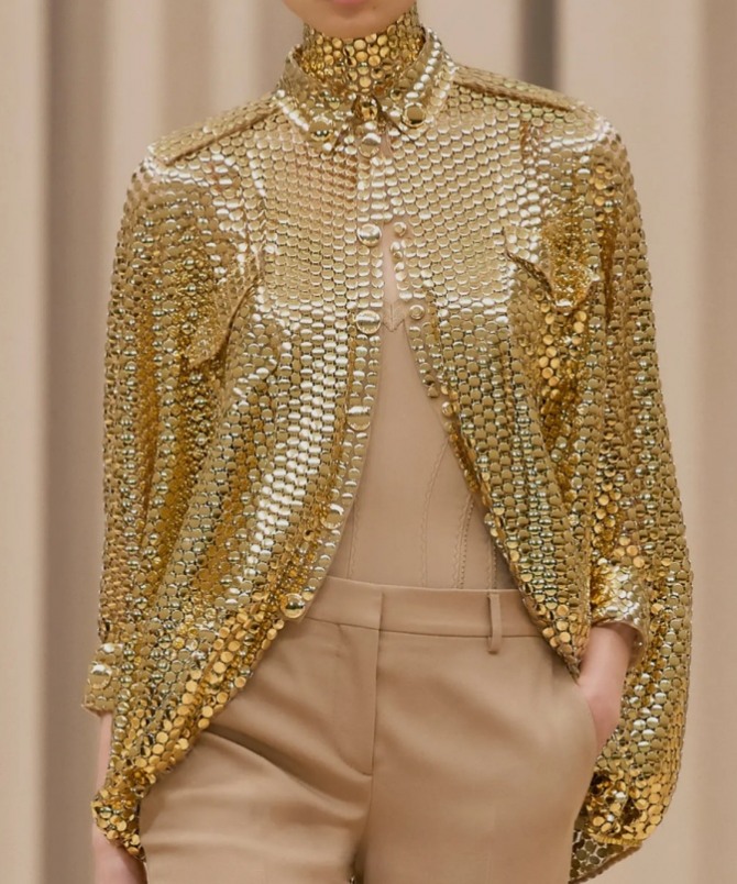 вечерняя блузка из золотой металлической чешуи - Burberry 2022 год