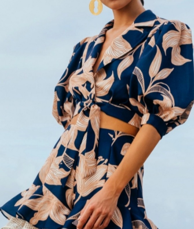 летняя блузка с открытым животом с юбкой - коллекция курорт 2022 PatBo