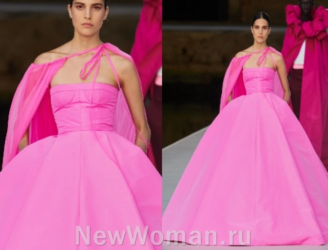 бальное платье розового цвета с накидкой и лифом в бельевом стиле