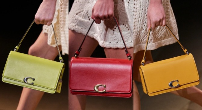 цветные сумки-багеты сезона Весна 2023 года от бренда Coach (Нью-Йоркский показ) 
