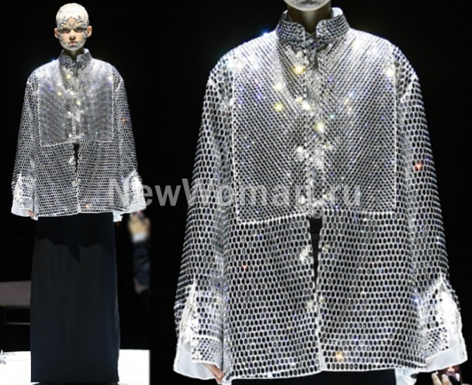 нарядная вечерняя блузка-сетка 2023 года из металлизированных блестящих сияющих сот - со стоячим воротником, заниженной линией плеч, ч двухслойными рукавами
