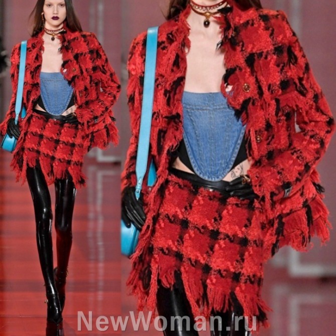  стильный образ сезона осень-зима 2023 года - юбка с жакетом из необработанного твида от итальянского бренда Версаче