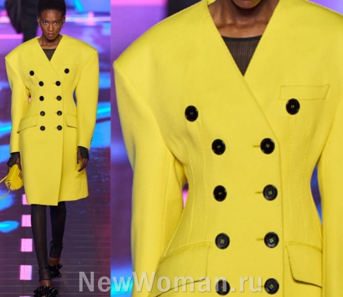 женское пальто желтого цвета с узкой талией и широкими плечами - тренды 2023 года от Dolce & Gabbana (Миланская неделя моды)