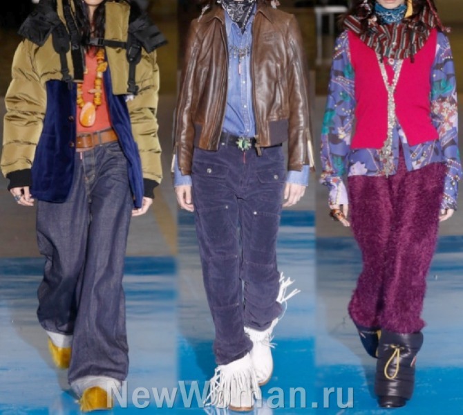 модели зимних молодежных теплых брюк для девушек с модного показа в Милане - Dsquared2 RTW Fall 2022, Италия
