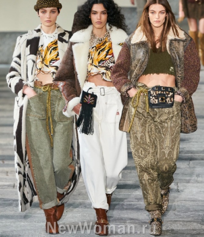 какие зимние брюки надевать с меховыми женскими пальто, дубленками и кожаными куртками - фото из коллекции Etro RESORT 2023, Италия