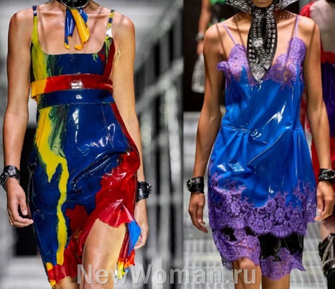 летние платья-сарафаны сезона весна-лето 2023 из латекса - фото с показа Paco Rabanne RTW Spring 2023, Парижская Неделя моды