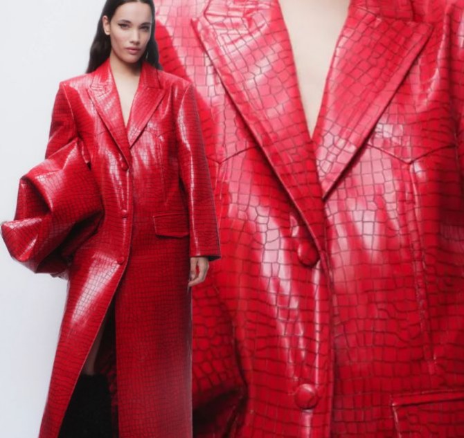женский модный весенний образ 2024 в стиле тотал-рэд: красный плащ с красной сумкой