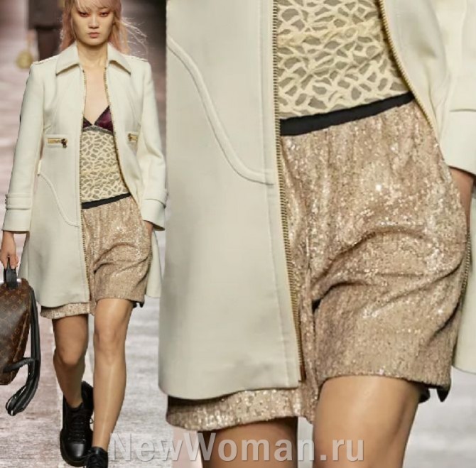 стильный весенний образ из Парижа - шорты со стразами чуть длиннее белого пальто - тренды от модного дома Louis Vuitton, PRE-FALL 2023, Франция