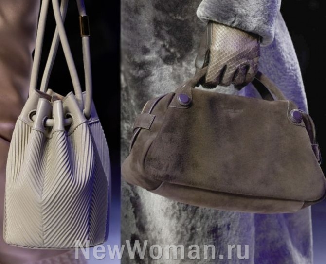 тренды женской моды на сумки 2024 года - бежевая сумка-кисет из кожи с тиснением и коричневая сумка-тоут среднего размера из замши, Giorgio Armani, FALL 2023 READY-TO-WEAR, Миланская Неделя моды