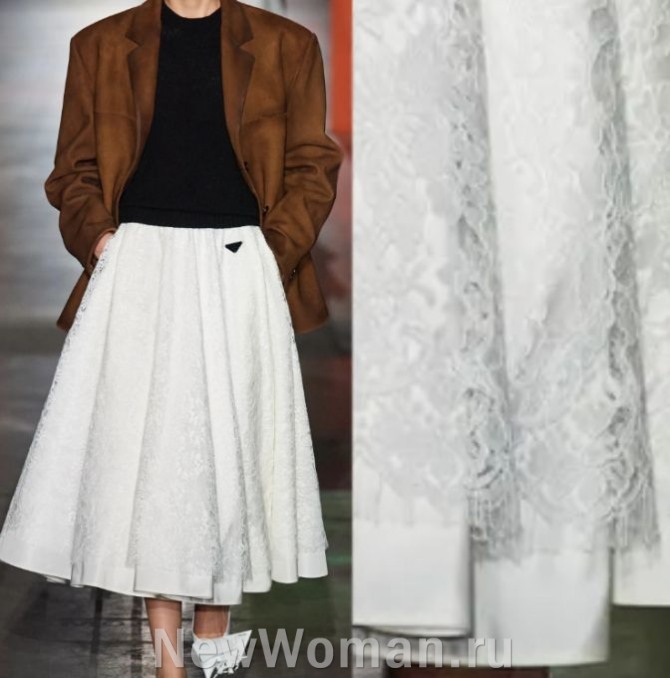 повседневная белая атласная юбка А-силуэта в верхнем слое покрытая тонким кружевным полотном