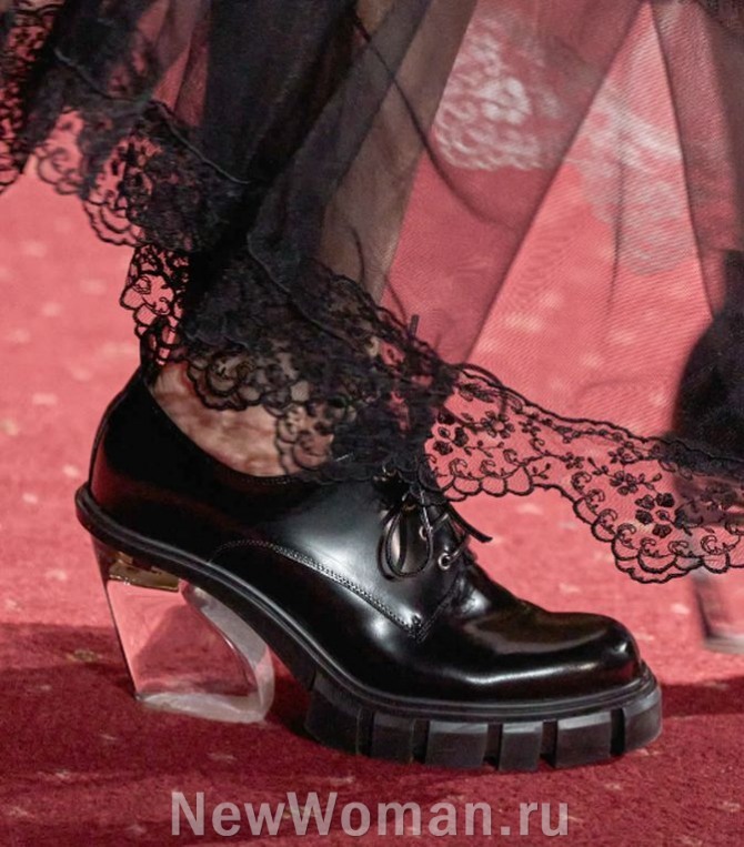 женские ботинки дерби на шнуровке открытого типа, дерби а рифленой подошве, прозрачный каблук