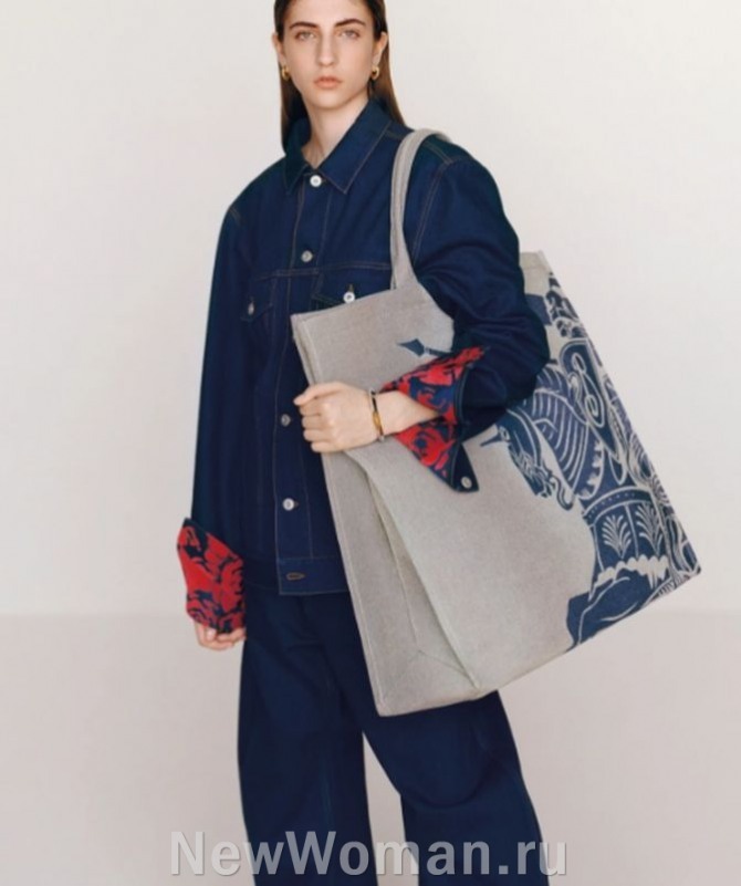 женская холщевая светло-серая сумка-шопер оверсайз сшитая по типу подарочного картонного пакета