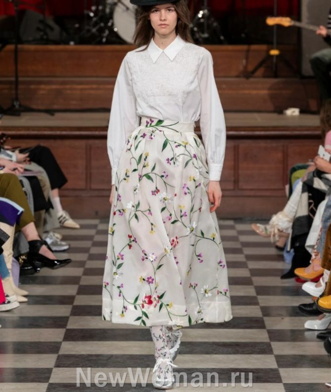 модные юбки весна-лето 2024 из креп-шифона, юбка молочного цвета с цветочным рисунком