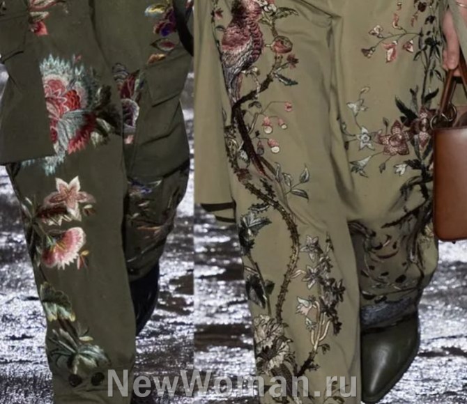 женские брюки 2024 года в коричневой цветовой гамме с яркой цветастой вышивкой мулине.