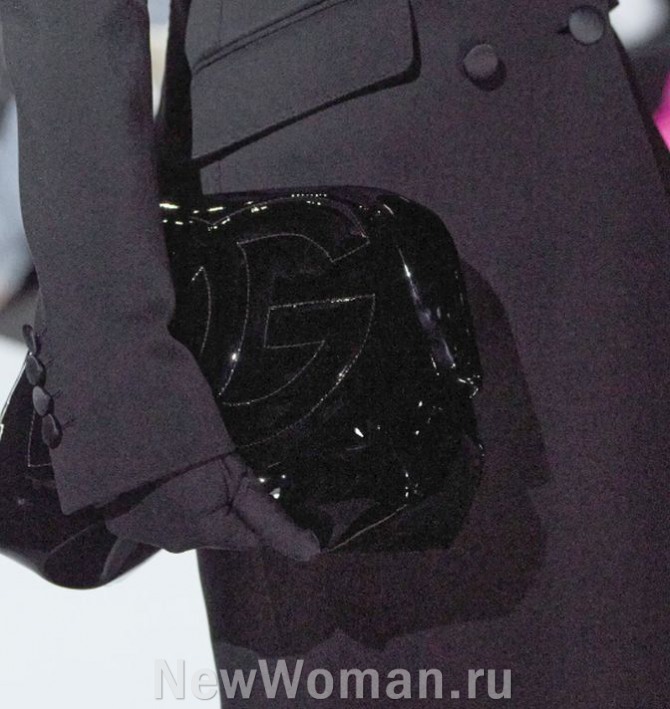 черная зимняя мягкая сумка от модного дома Dolce & Gabbana, Fall 2023 Ready-to-Wear, Милан