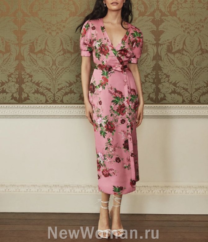 летнее платье-халат миди из яркой красивой ткани с цветочным принтом и рукавами-фонариками на манжетах